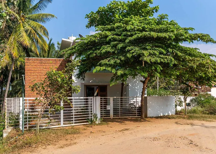 Spacious 3Br Daveys Townhouse With Private Lawn Pet Friendly And Complimentary Breakfast Mysore